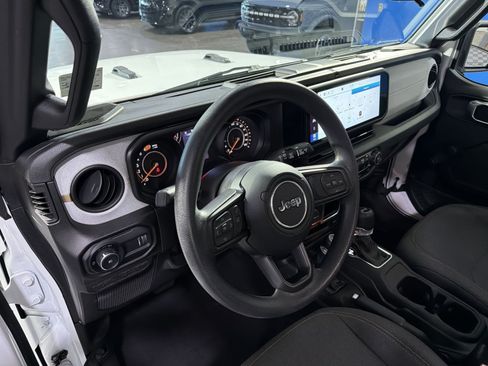 Used 2024 Jeep Wrangler Unlimited Sport AWD/4WD image 19