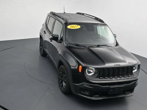 Used 2017 Jeep Renegade Altitude FWD image 24