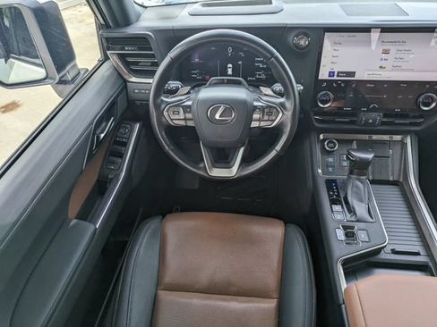 Used 2024 Lexus GX 550 w/ Cold Area Package AWD/4WD image 17