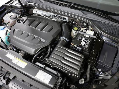 Used 2024 Volkswagen Golf R AWD/4WD image 34