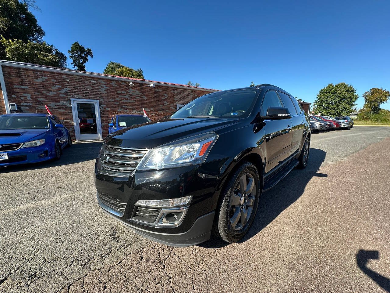 Used 2017 Chevrolet Traverse LT AWD/4WD image 1