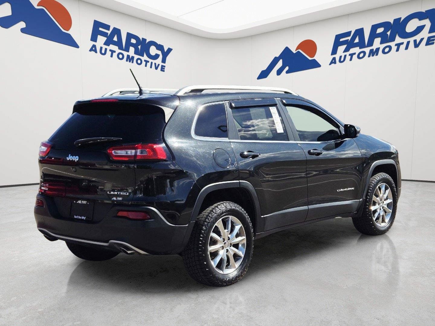 Used 2014 Jeep Cherokee Limited w/ Luxury Group AWD/4WD image 5
