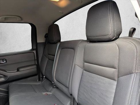 Used 2023 Nissan Frontier SV image 15