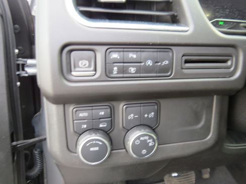 Certified 2022 Chevrolet Suburban RST w/ Luxury Package image 21