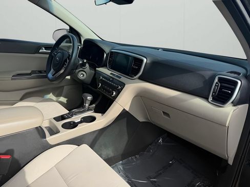 Used 2020 Kia Sportage LX FWD image 21