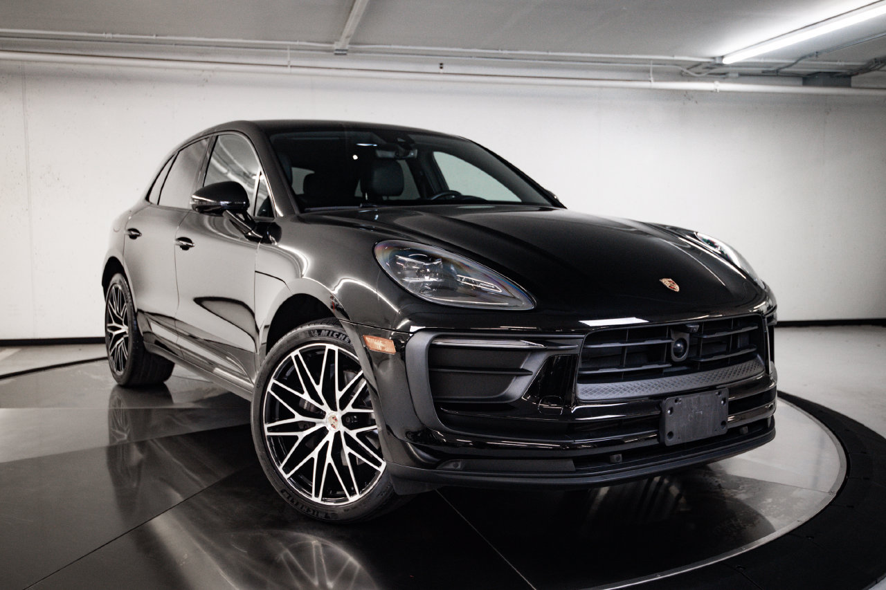 Certified 2023 Porsche Macan AWD/4WD image 9