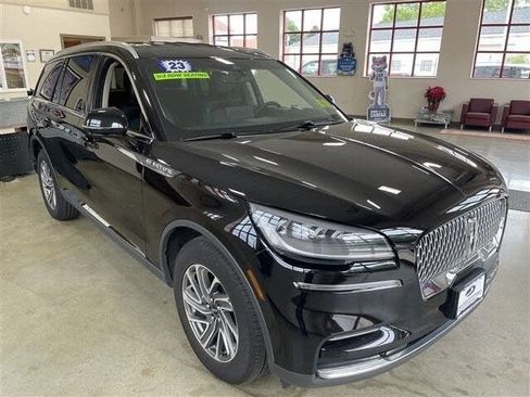Used 2023 Lincoln Aviator AWD image 9