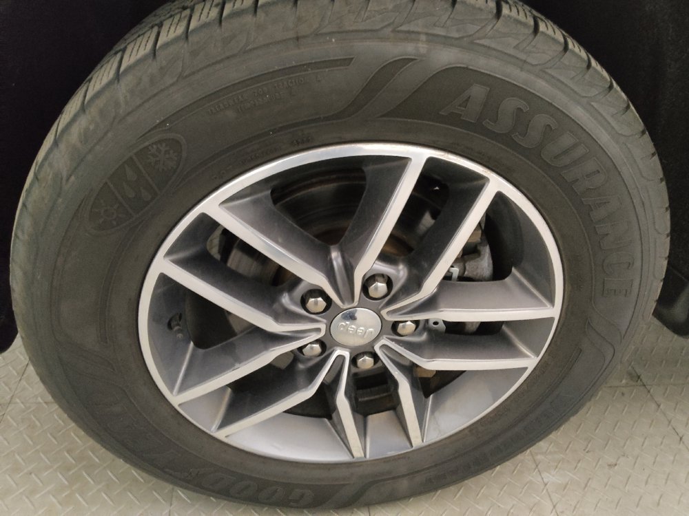 Used 2018 Jeep Grand Cherokee Limited AWD/4WD image 31