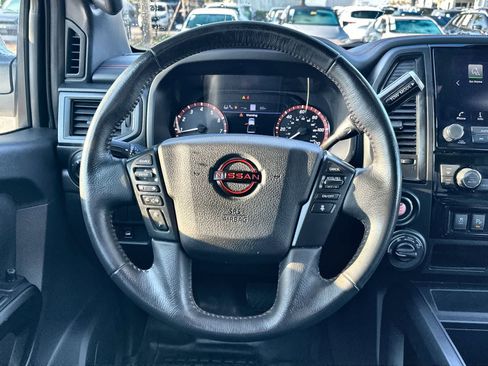 Used 2023 Nissan Titan PRO-4X image 15