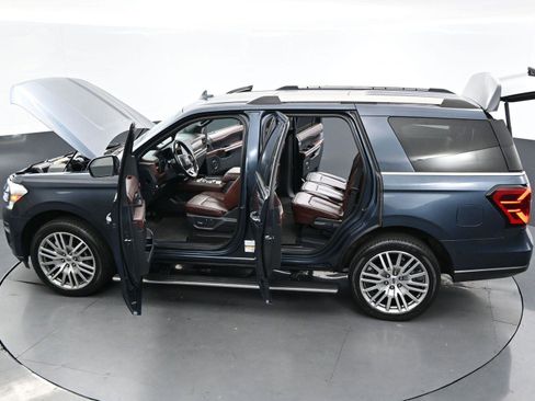 Used 2022 Ford Expedition Limited image 48