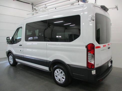 Used 2018 Ford Transit 150 XLT image 4