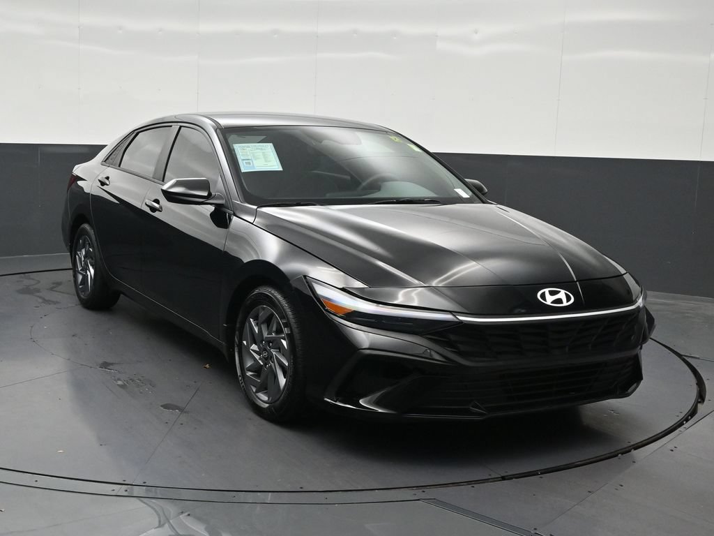 Used 2024 Hyundai Elantra SEL FWD image 8