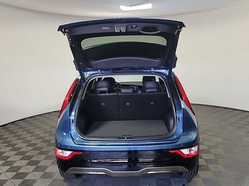 Used 2025 Kia Niro Wind w/ Wind Preserve Package FWD image 6