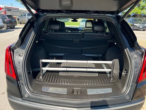 Used 2020 Cadillac XT5 Premium Luxury w/ LPO, Floor Liner Package AWD/4WD image 27