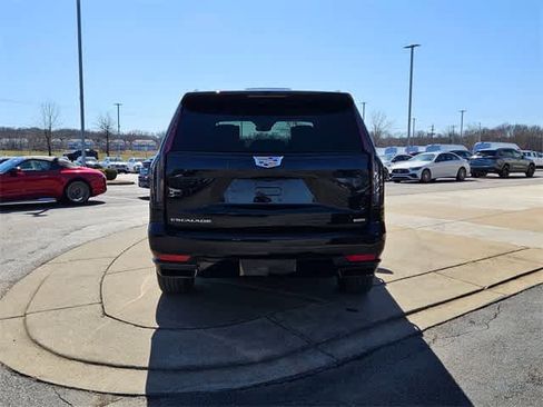 Used 2024 Cadillac Escalade Sport w/ LPO, ONYX Package image 7