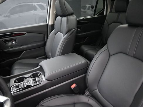 New 2025 Honda Pilot Touring image 33