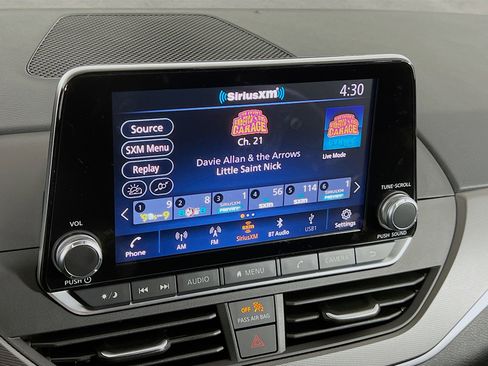 New 2025 Nissan Altima 2.5 SR image 8