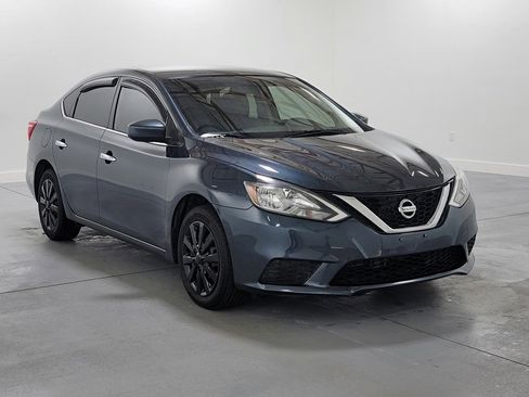 Used 2017 Nissan Sentra SV image 2