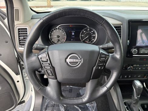 Used 2023 Nissan Frontier SV w/ SV Convenience Package image 12