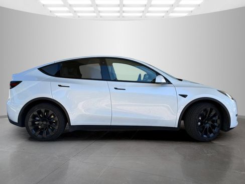 Used 2023 Tesla Model Y Long Range AWD/4WD image 4