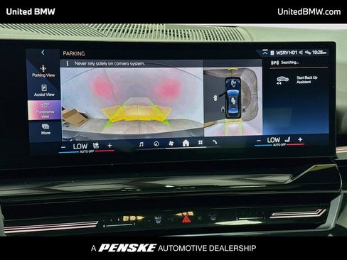 Used 2025 BMW 530i w/ M Sport Package RWD image 9
