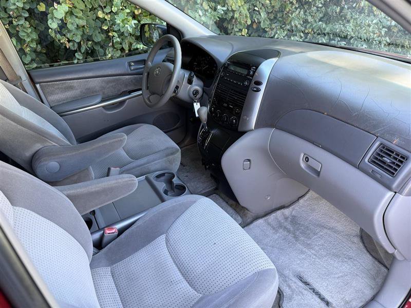 Used 2007 Toyota Sienna CE FWD image 17