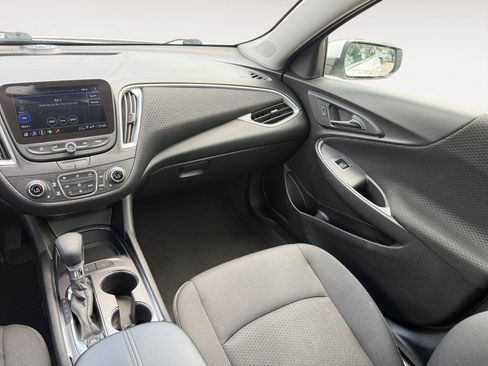Used 2024 Chevrolet Malibu LT FWD image 12