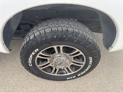 Used 2016 Ford F250 Platinum w/ FX4 Off-Road Package image 5