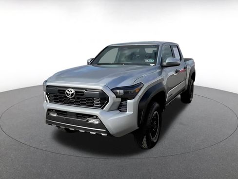 Used 2025 Toyota Tacoma TRD Off-Road AWD/4WD image 6
