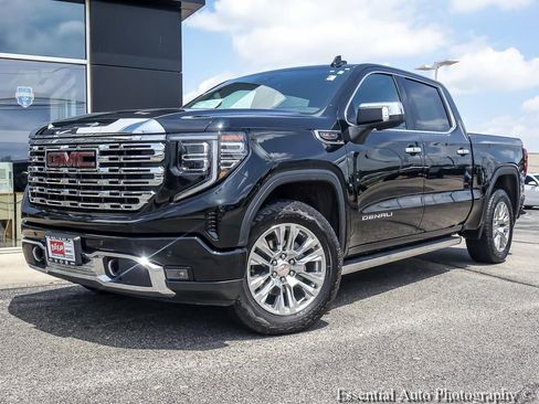 Used 2024 GMC Sierra 1500 Denali w/ Technology Package AWD/4WD image 2