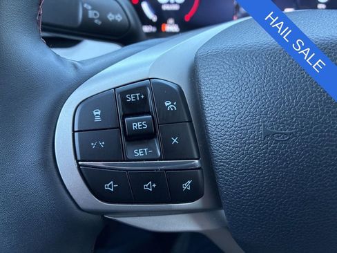 Used 2025 Ford Explorer Active AWD/4WD image 28