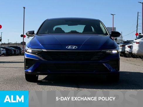 Used 2025 Hyundai Elantra Sport image 3