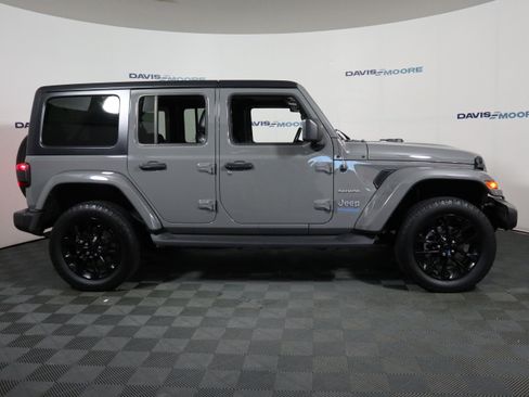 Used 2021 Jeep Wrangler Unlimited Sahara w/ Cold Weather Group AWD/4WD image 4