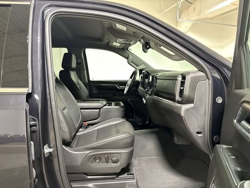 Used 2025 GMC Sierra 1500 SLT AWD/4WD image 22