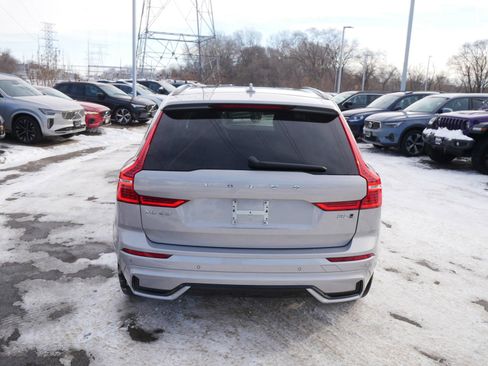 Certified 2025 Volvo XC60 B5 Plus image 6