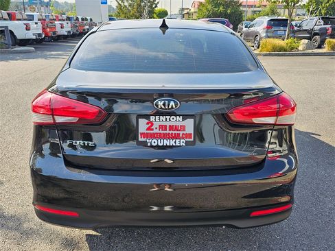 Used 2017 Kia Forte LX image 6