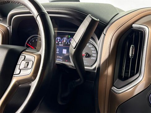 Used 2019 Chevrolet Silverado 1500 High Country image 16