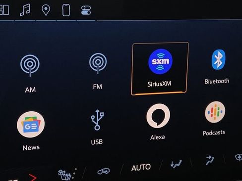 Used 2024 Chevrolet Equinox EV LT w/ Active Safety Package 3 image 4