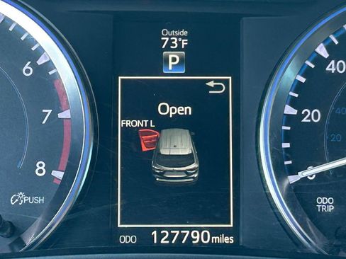 Used 2014 Toyota Highlander XLE AWD/4WD image 23