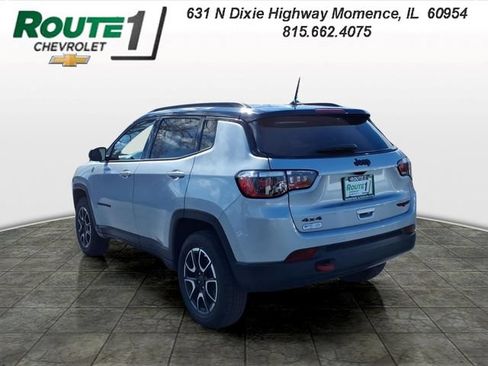 Used 2025 Jeep Compass Trailhawk AWD/4WD image 3