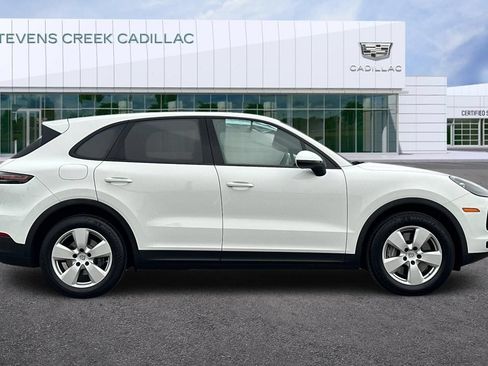 Used 2023 Porsche Cayenne AWD/4WD image 2