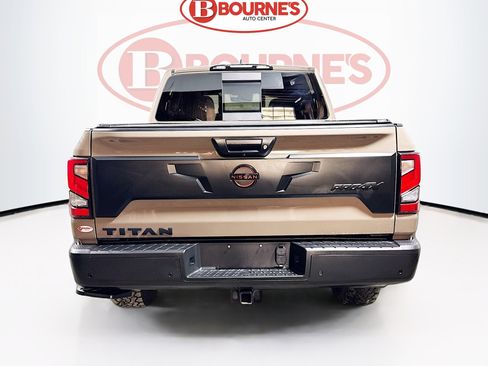 Used 2024 Nissan Titan PRO-4X w/ Pro-4x Convenience Package image 9