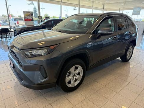 Used 2021 Toyota RAV4 LE AWD/4WD image 6