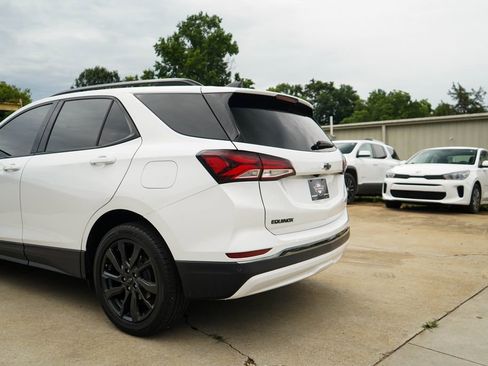 Used 2022 Chevrolet Equinox RS w/ RS Leather Package FWD image 21