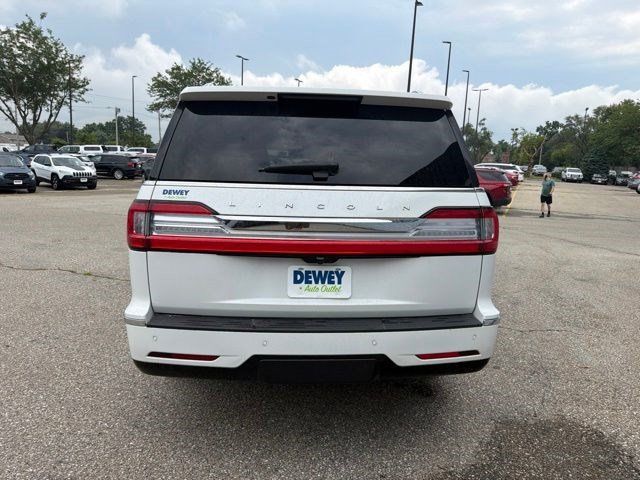 Used 2020 Lincoln Navigator L Reserve w/ Equipment Group 208A Reserve AWD/4WD image 4