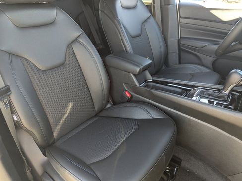 New 2026 Jeep Compass Latitude image 7