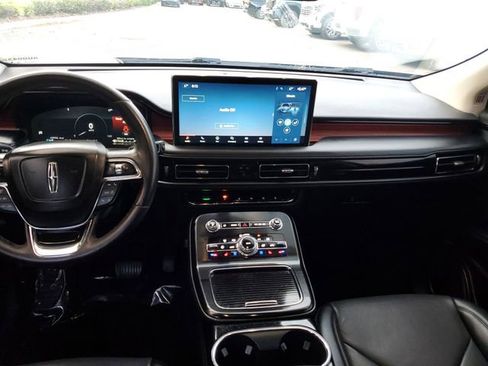 Used 2023 Lincoln Nautilus Reserve AWD/4WD image 13