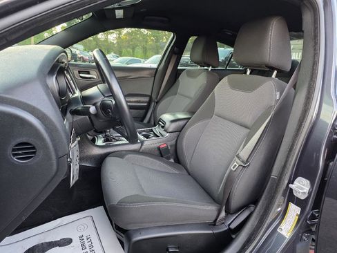 Used 2018 Dodge Charger SXT RWD image 22