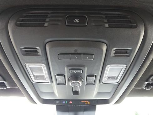 Used 2024 GMC Yukon XL Denali w/ Advanced Technology Package image 50