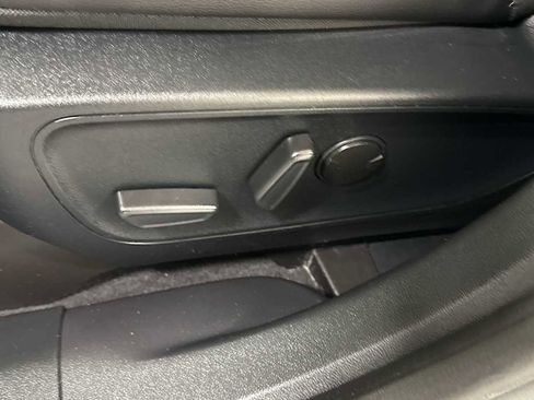 Used 2021 Ford Escape Titanium image 14